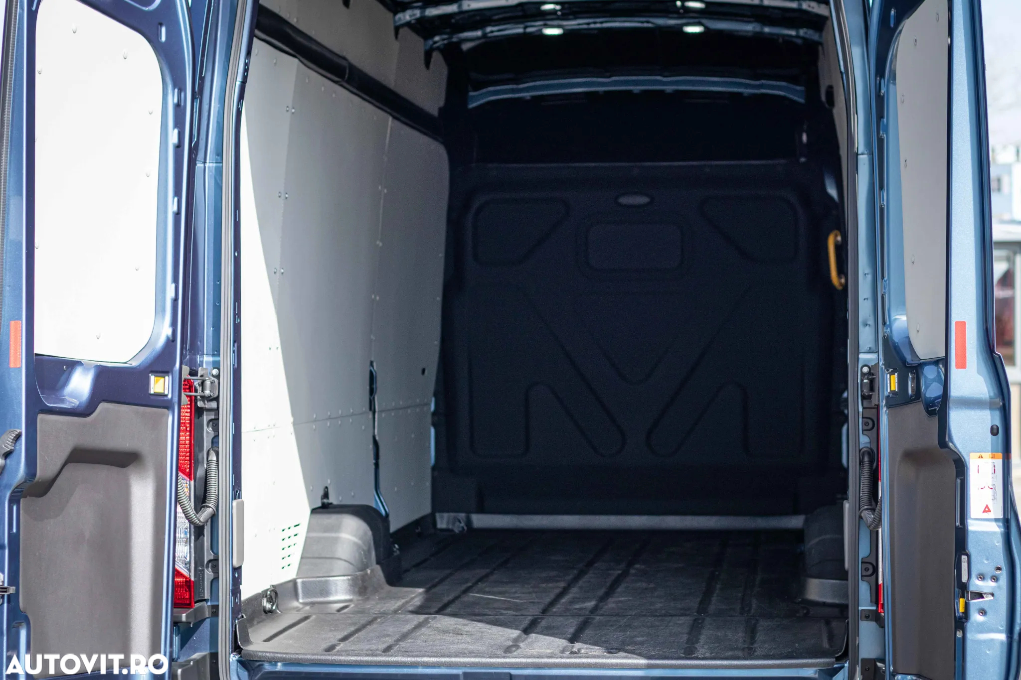 Ford E TRANSIT - 12