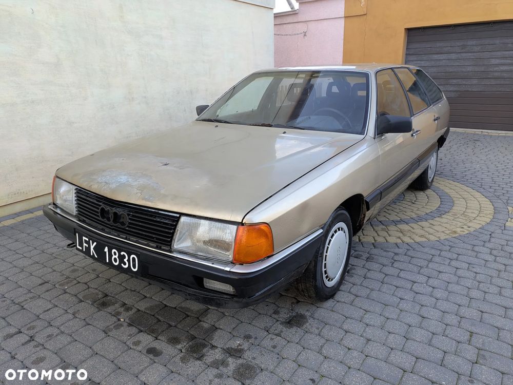 Audi 100