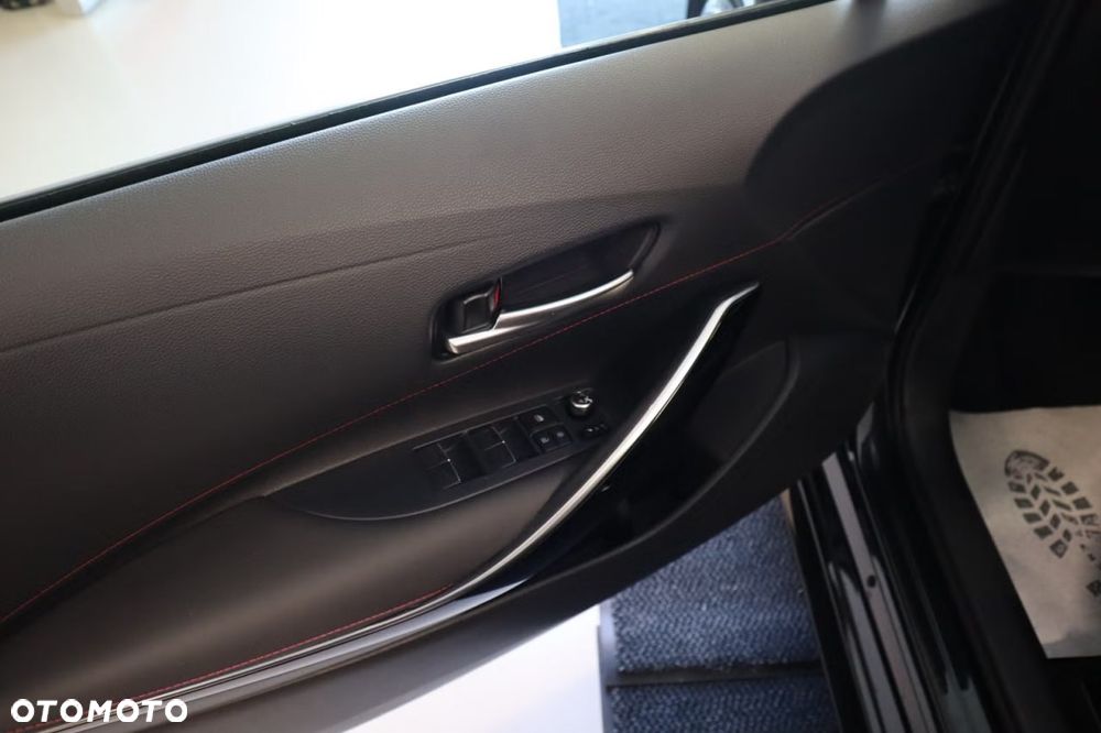 Toyota Corolla 2.0 Lounge - 15