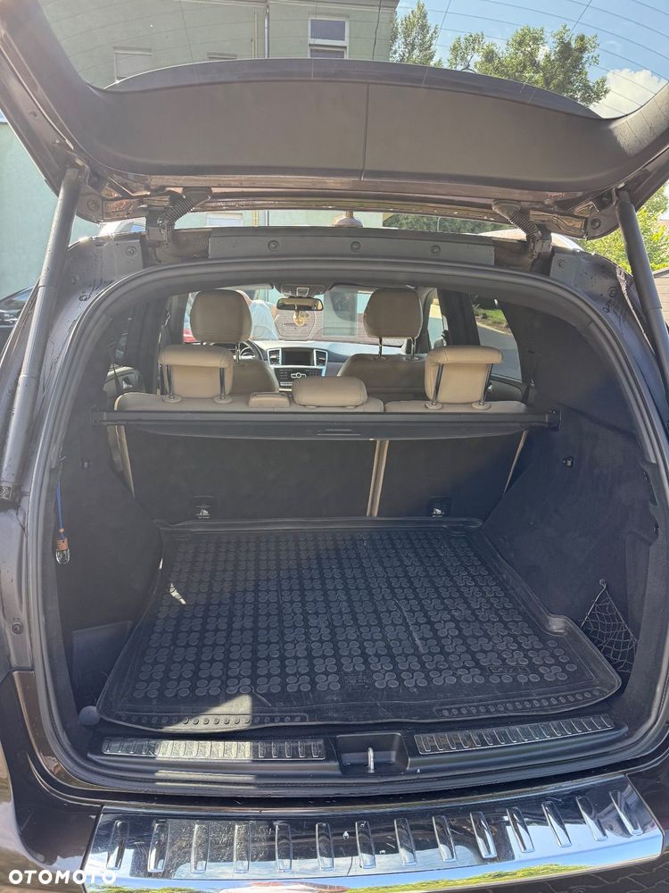 Mercedes-Benz ML - 11