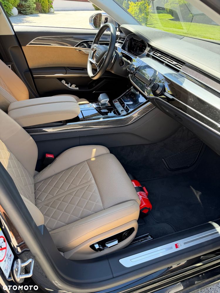 Audi S8 - 12