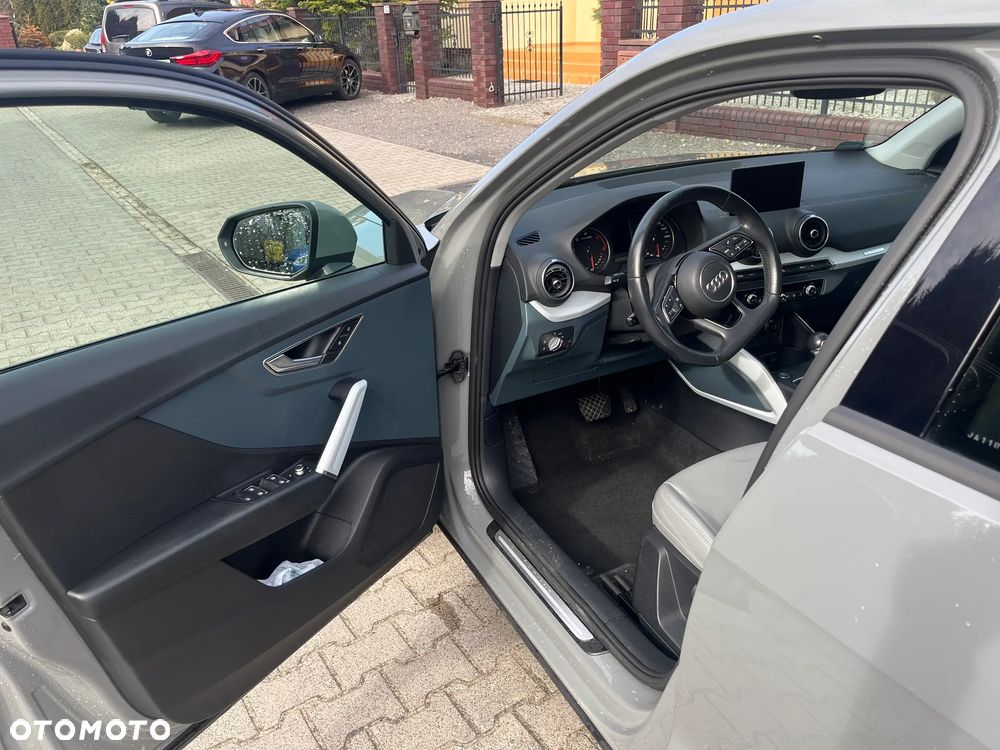 Audi Q2 35 TDI quattro S tronic design - 7