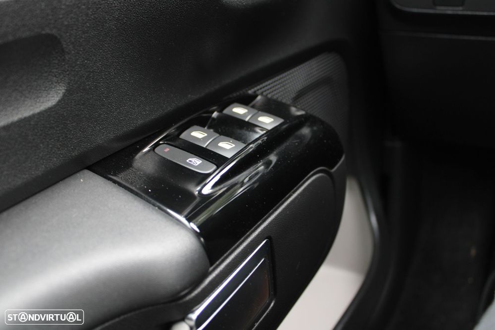 Citroën C3 1.2 PureTech Shine - 33