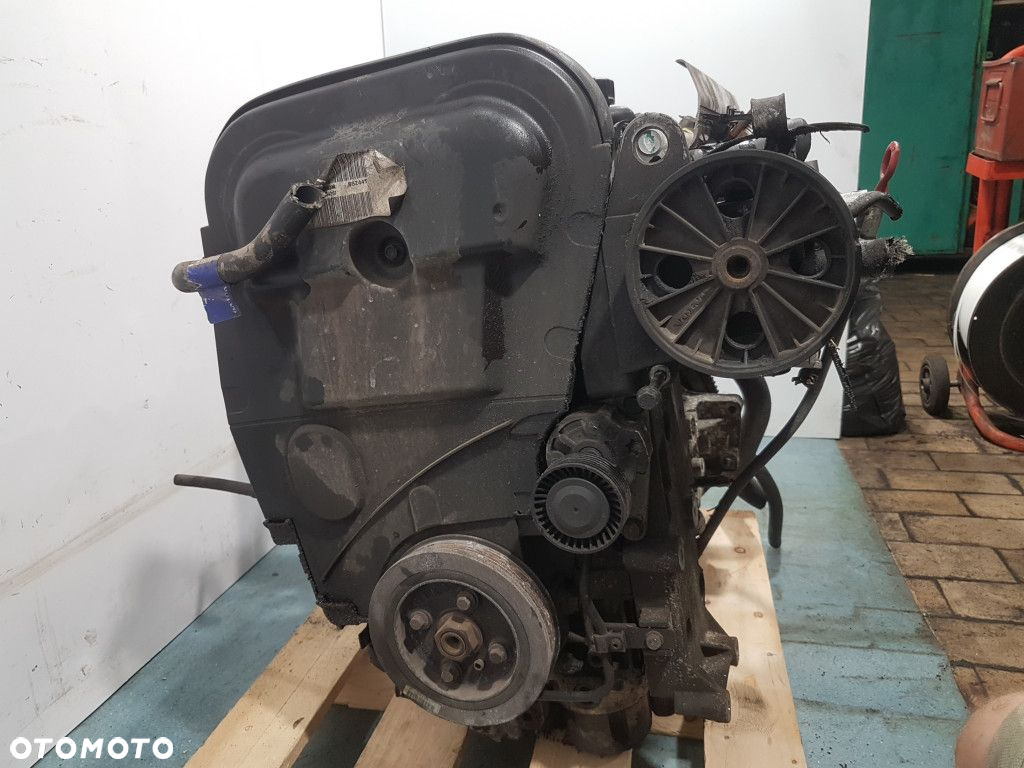 SILNIK BENZYNOWY B5244T 2.4t B 200KM VOLVO V70 - 5