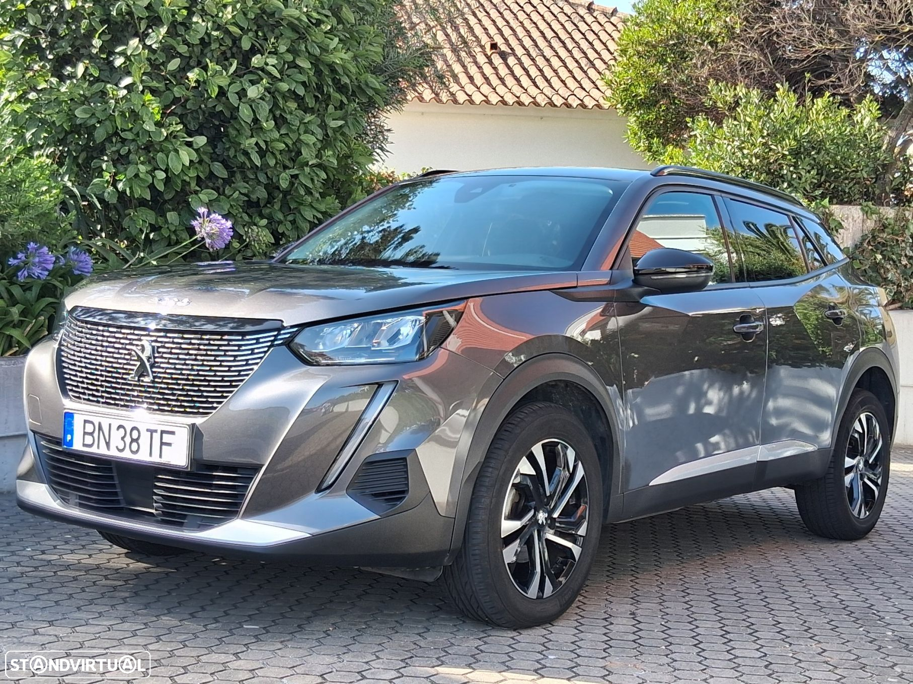 Peugeot 2008 1.2 PureTech Allure EAT8 - 3