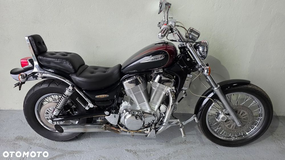 Suzuki Intruder - 3