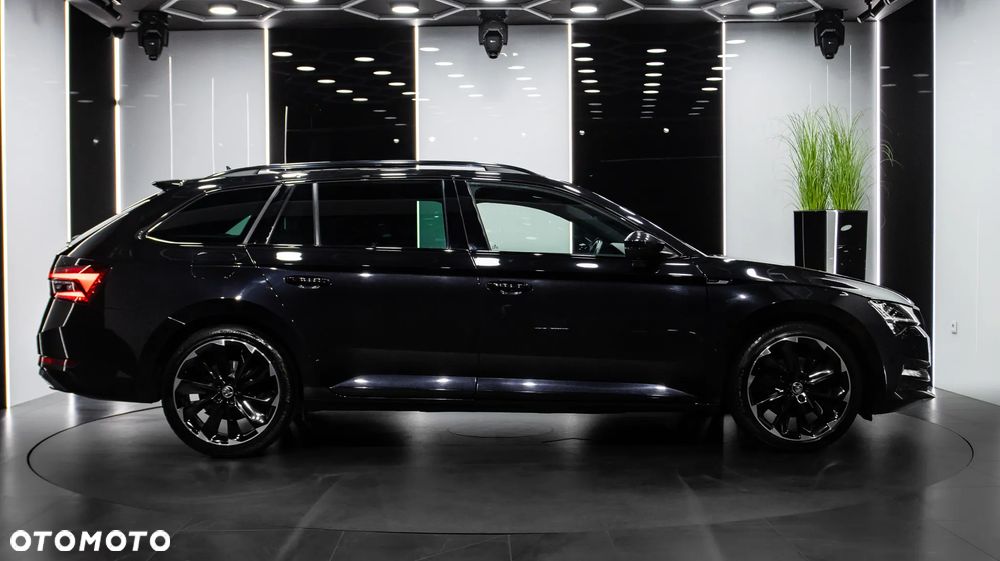 Skoda Superb 2.0 TDI SCR Sportline DSG - 9