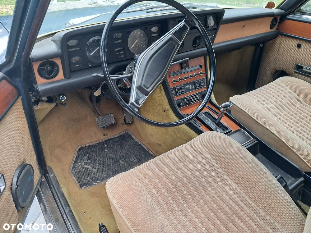 Fiat 130 - 11