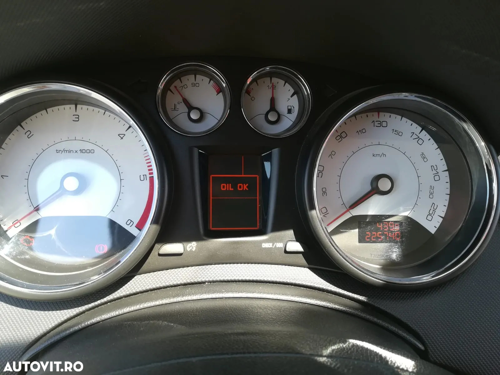 Peugeot 308 HDi FAP 110 Platinum - 8