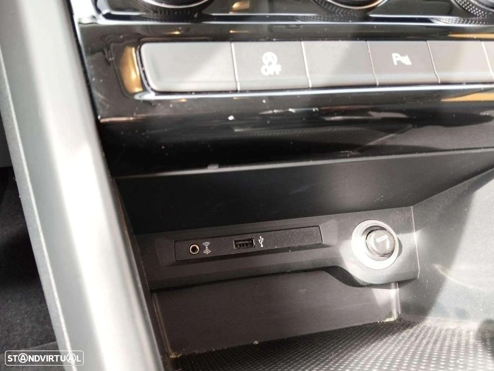 VW Touran 1.6 TDI Confortline DSG - 18