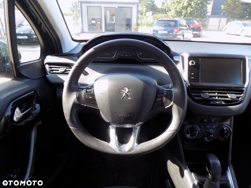 Peugeot 208 - 6