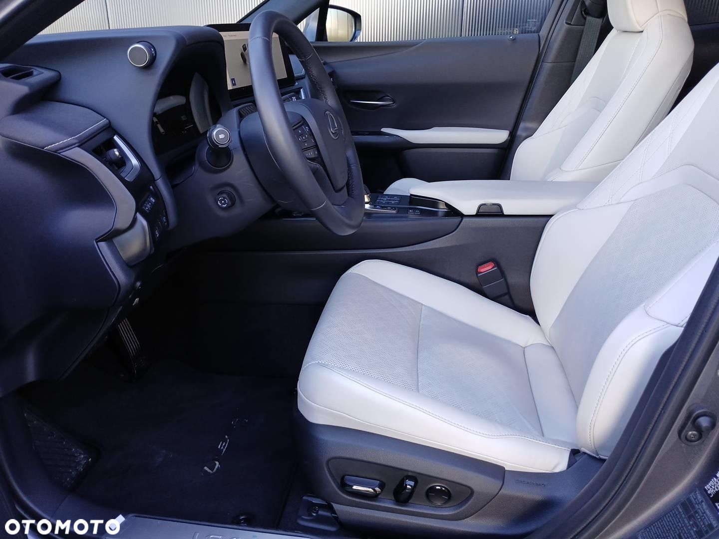 Lexus UX - 13