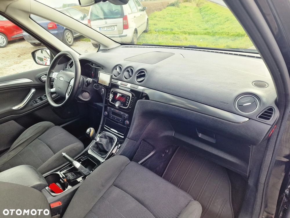 Ford Galaxy 2.2 TDCi DPF Titanium - 34