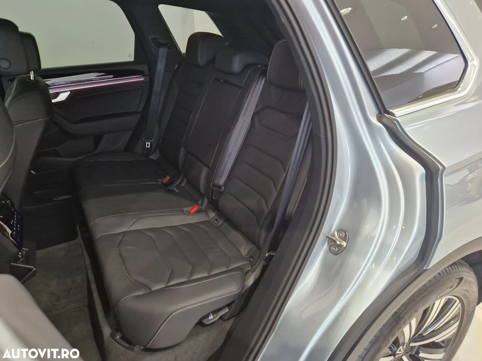 Volkswagen Touareg V6 TDI 4MOTION Elegance - 14
