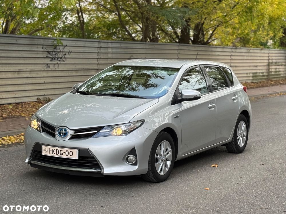 Toyota Auris 1.8 HSD Luna - 1