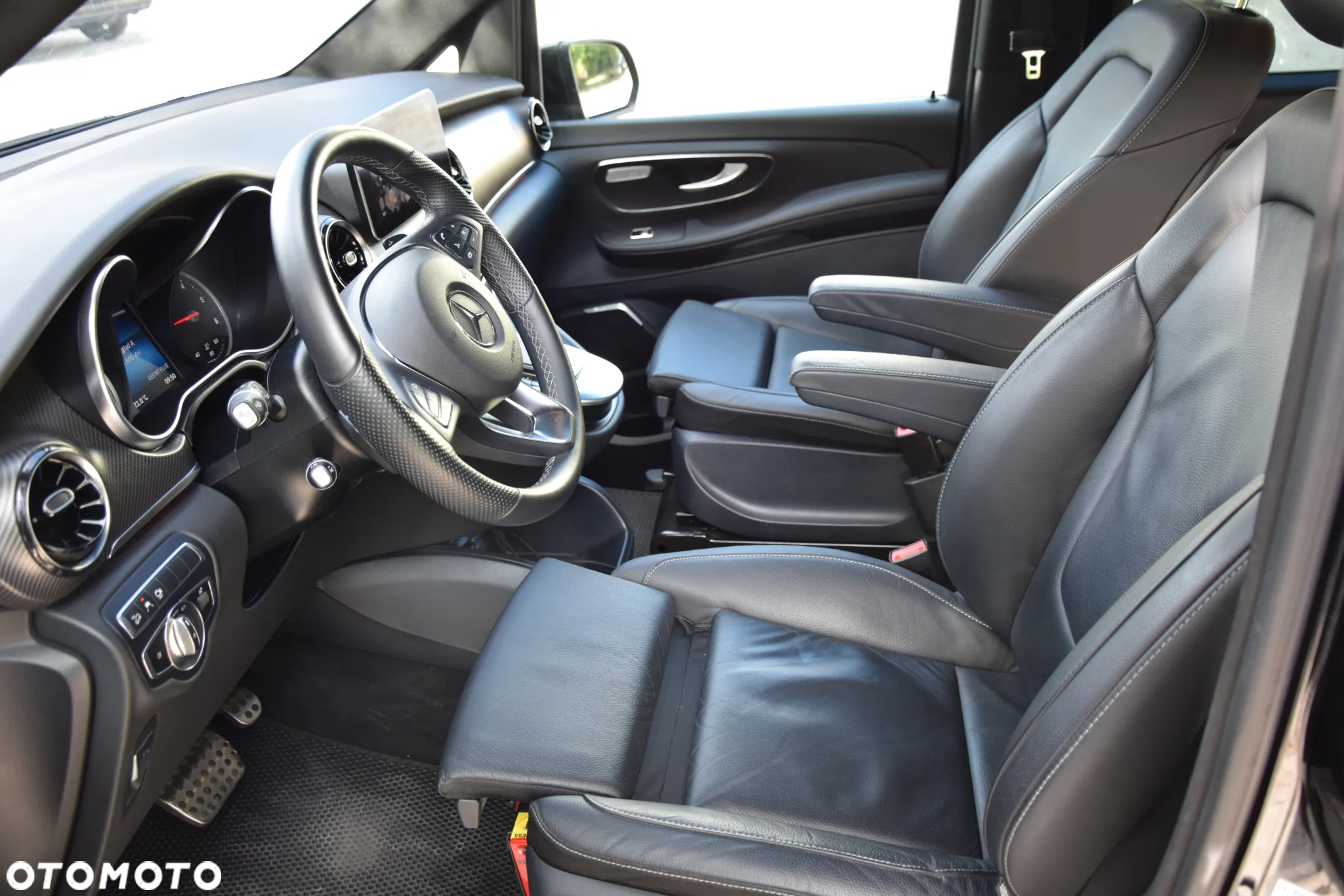 Mercedes-Benz Klasa V 300 d 4-Matic Avantgarde 9G-Tronic (d³ugi) - 40