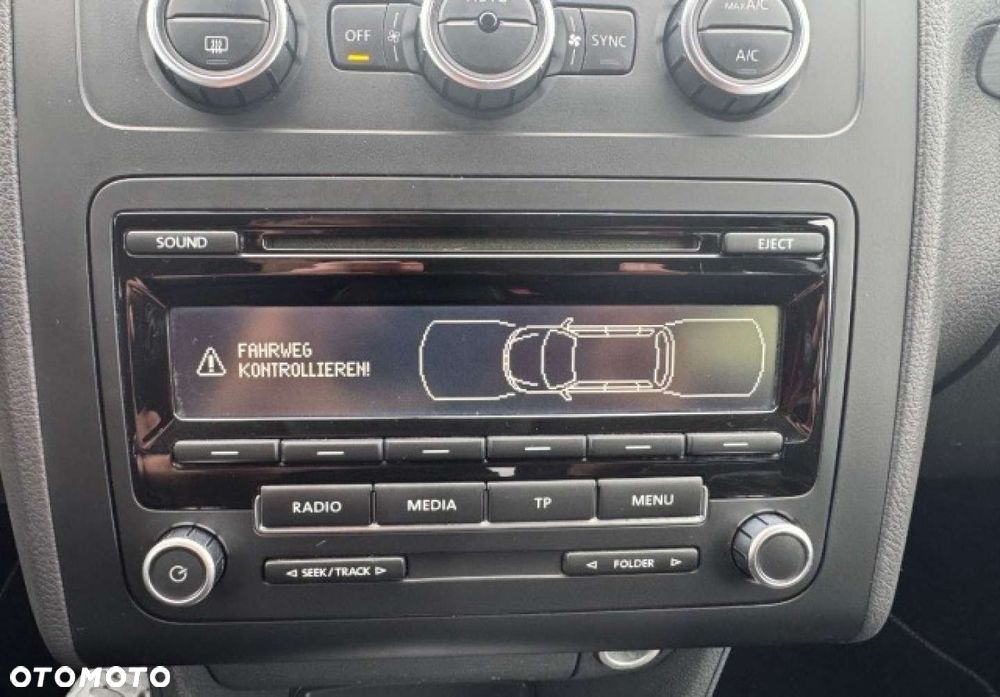 Volkswagen Touran - 17