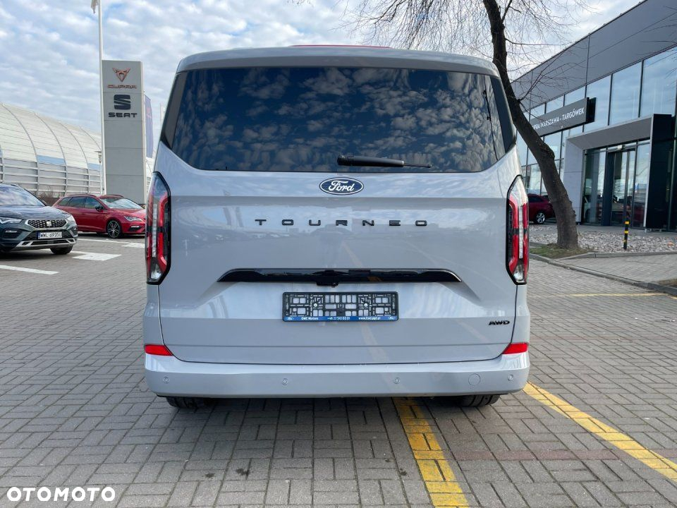 Ford Tourneo Custom - 4