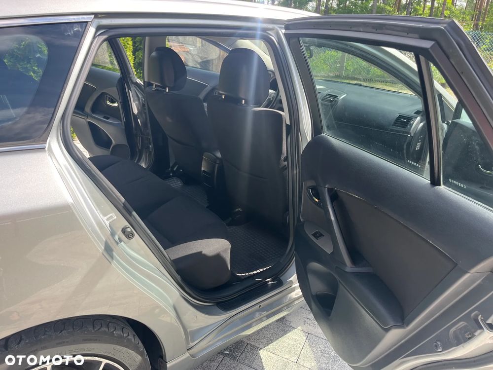 Toyota Avensis 2.0 D-4D Sol+NAVI - 8