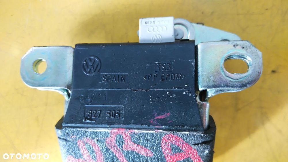 ZAMEK KLAPY TYŁ TYLNEJ 827505 VW BORA - 2