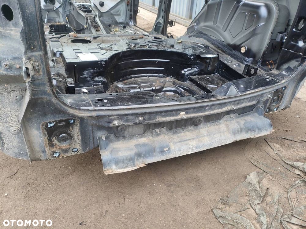 WANNA BAGAŻNIKA PAS TYLNY PORSCHE CAYENNE  I - 4