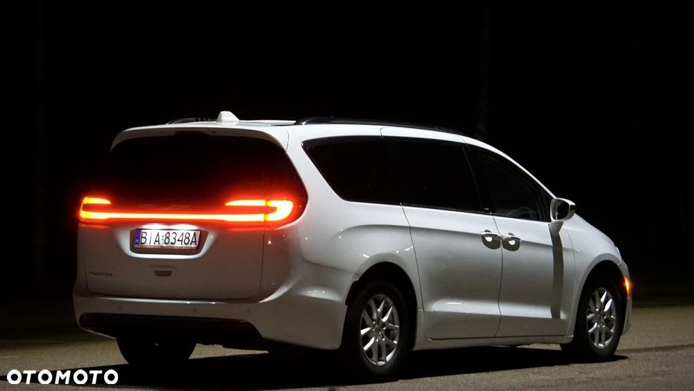 Chrysler Pacifica - 9