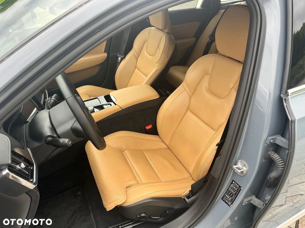 Volvo V90 T6 AWD Plug-In Hybrid Plus Bright - 23