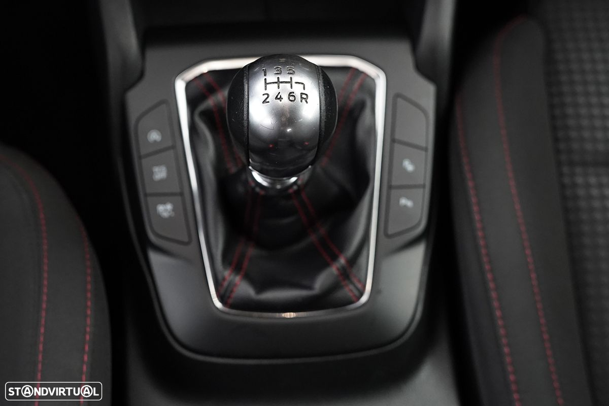 Ford Focus 1.0 EcoBoost MHEV ST-Line - 14