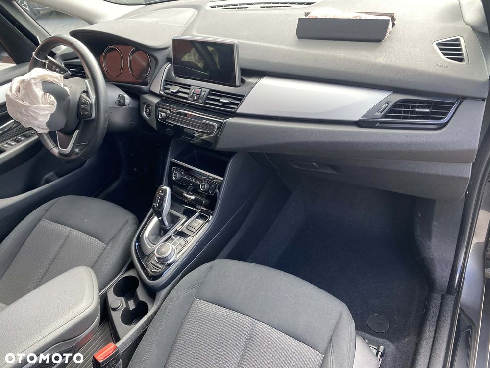 BMW Seria 2 216d - 11