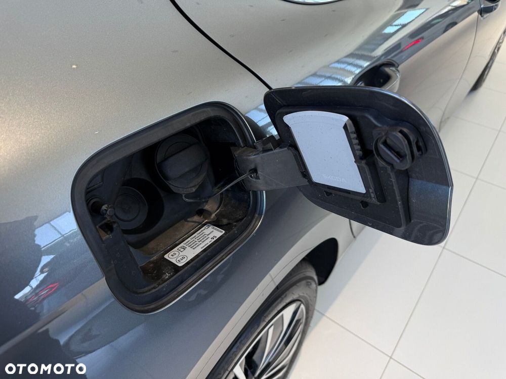 Skoda Superb 2.0 TSI Drive DSG - 28