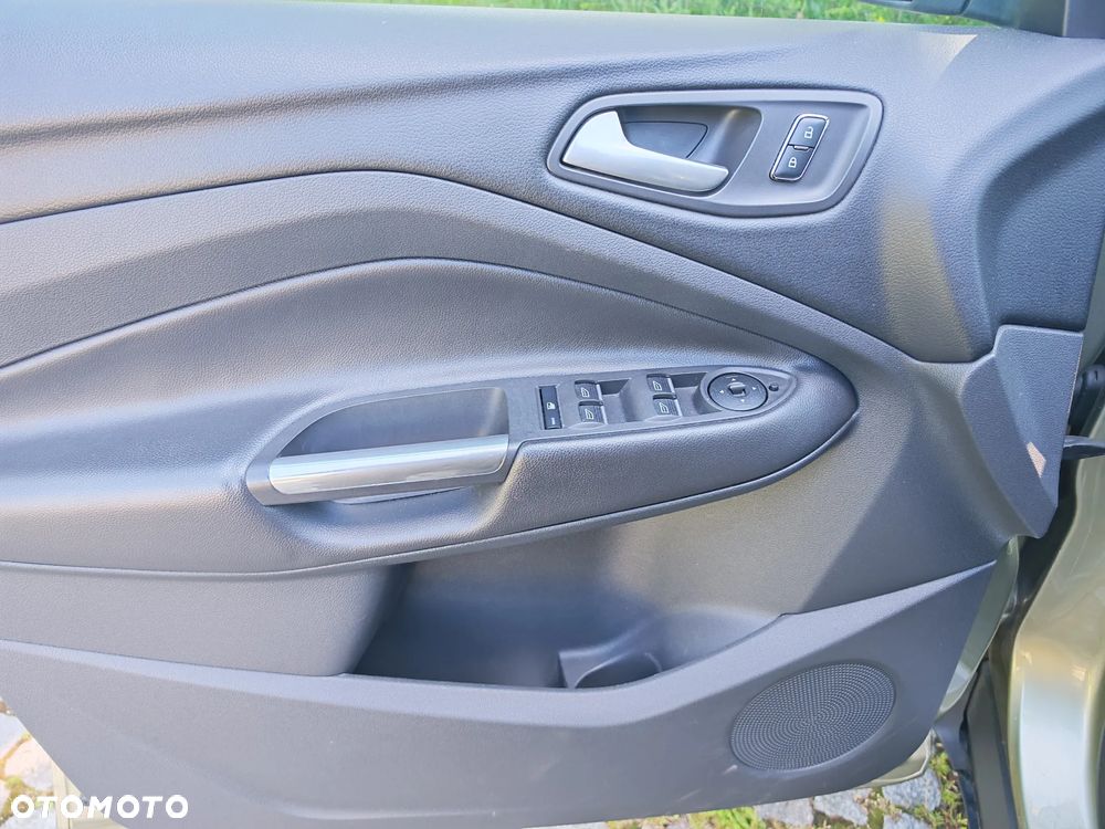 Ford Kuga 1.5 EcoBoost 2x4 Titanium - 20
