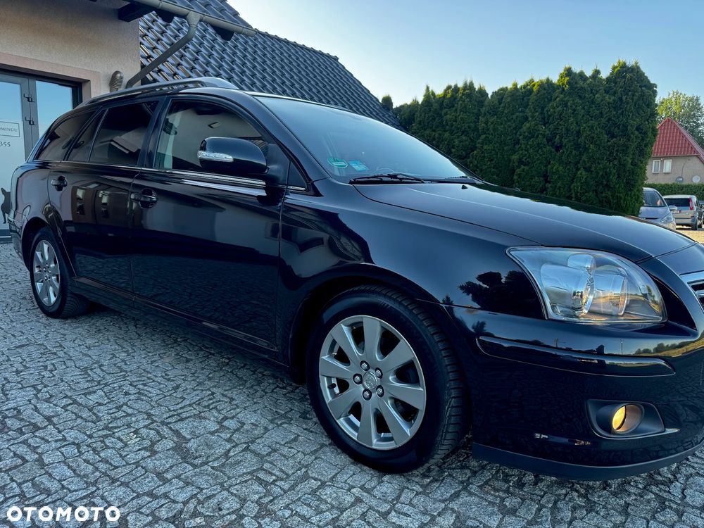 Toyota Avensis 1.8 VVT-i Executive - 11