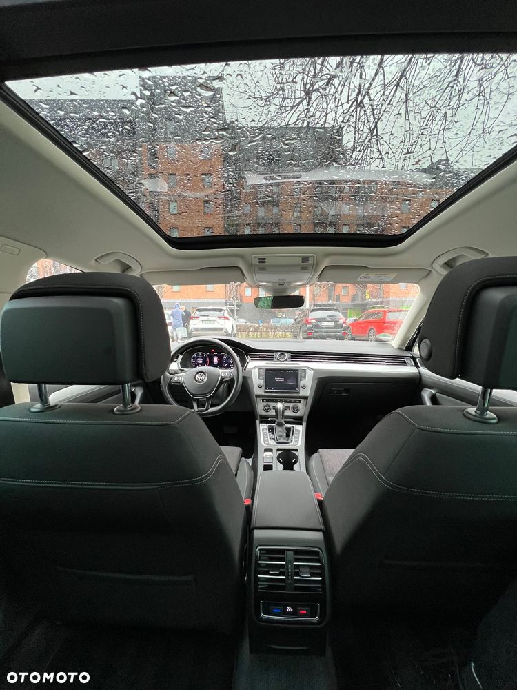 Volkswagen Passat Variant 2.0 TDI SCR DSG (BlueM Tech) Comfortline - 7