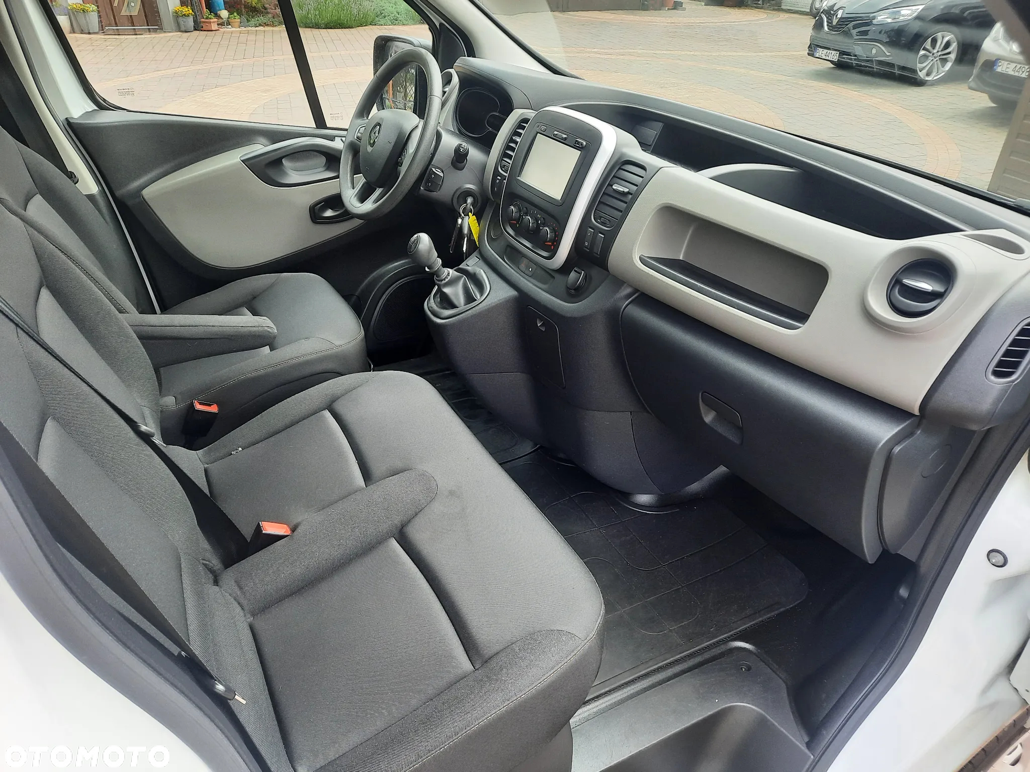 Renault Trafic L2 Długi - 25