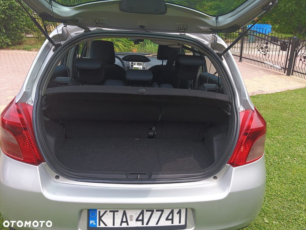 Toyota Yaris - 12