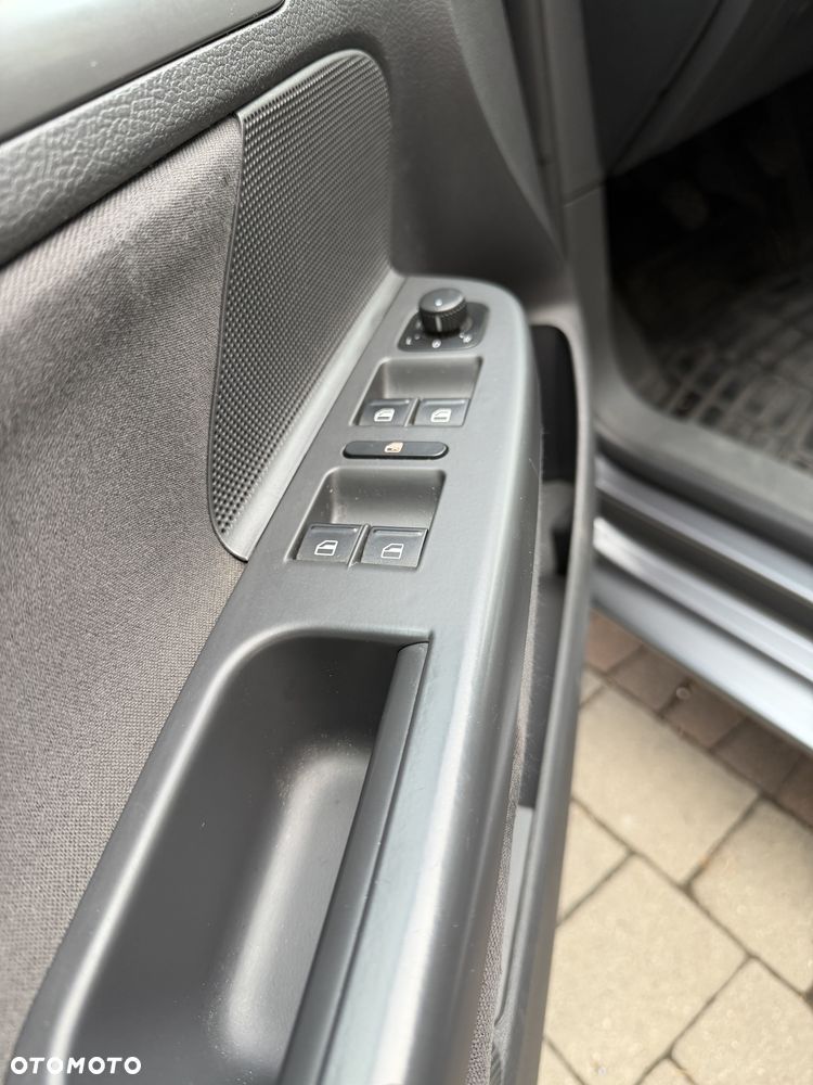 Volkswagen Jetta 1.6 Trendline - 16