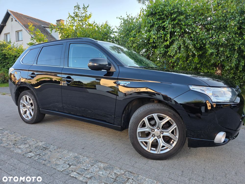 Mitsubishi Outlander 2.0 4WD Plus - 16