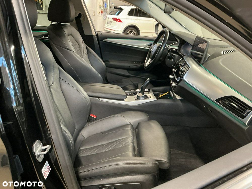 BMW Seria 5 530e xDrive Luxury Line - 8