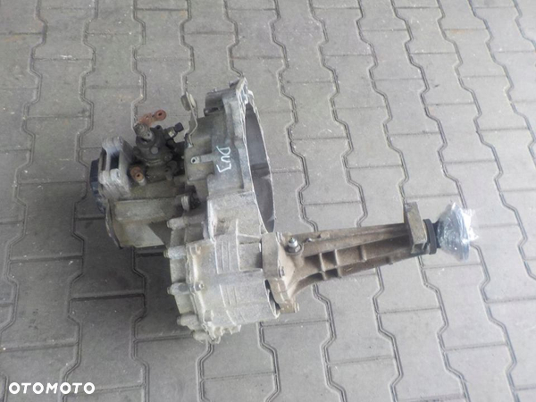 VW T4 2.5 TDI 88KM 65kW SKRZYNIA BIEGÓW DUJ EWB