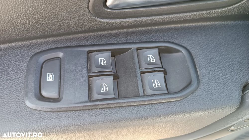 Dacia Duster 1.5 Blue dCi 4WD Comfort - 11