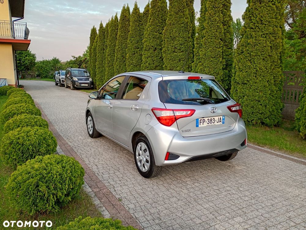 Toyota Yaris - 12