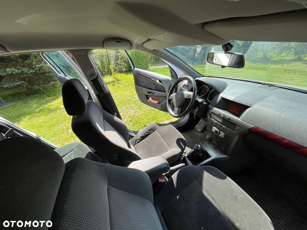 Opel Astra 1.6 Cosmo - 26