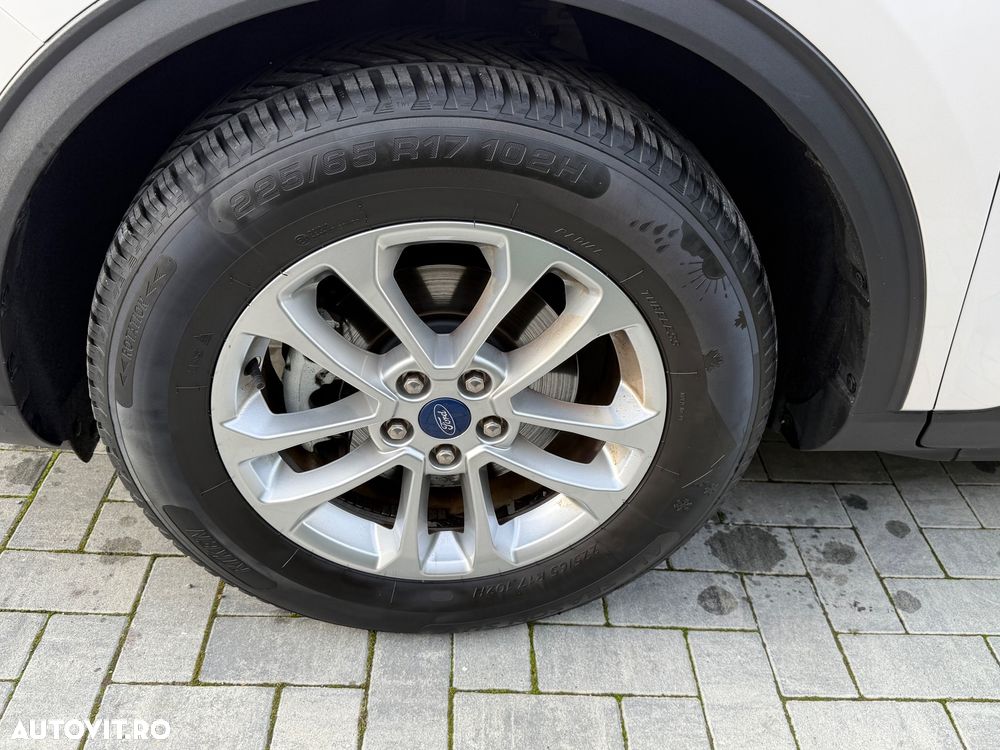 Ford Kuga 1.6 EcoBoost 2x4 Titanium - 27