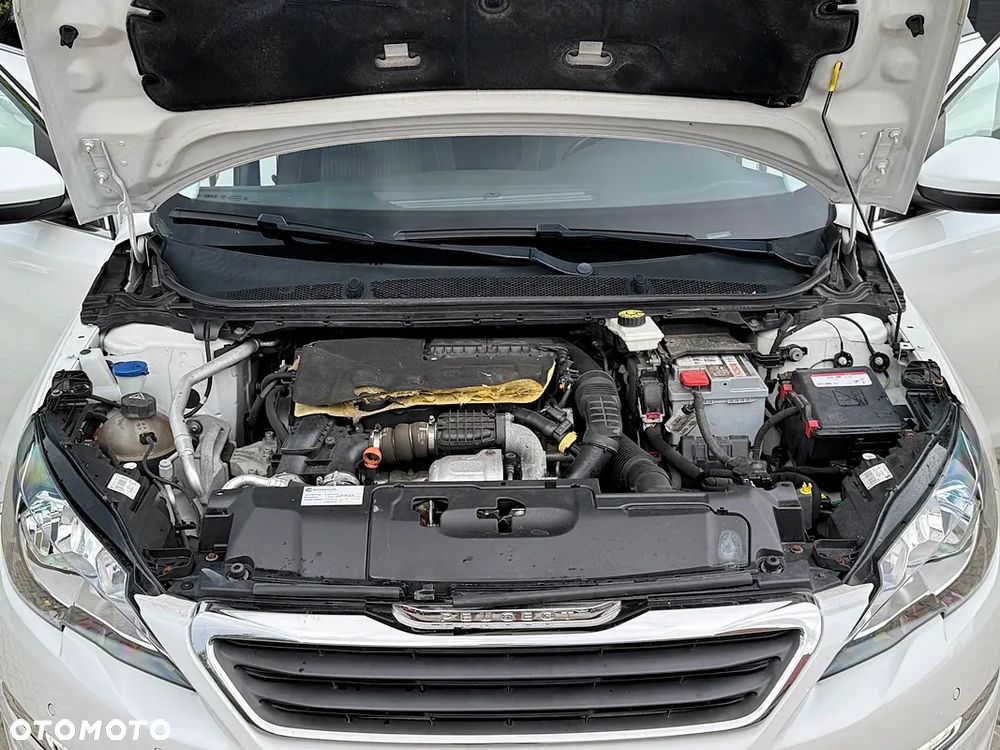 Peugeot 308 1.6 BlueHDi Allure S&S - 26