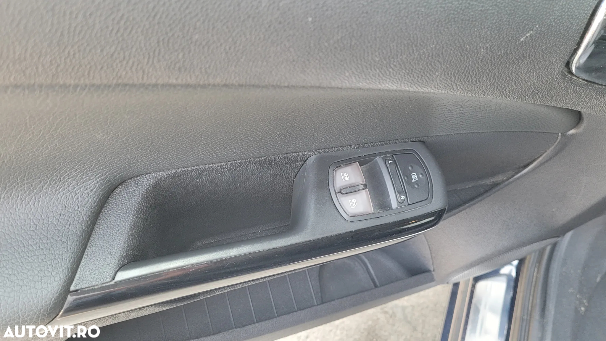 Opel Corsa 1.2 Cosmo - 33