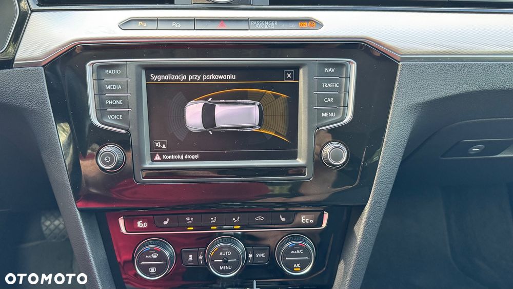 Volkswagen Passat - 24