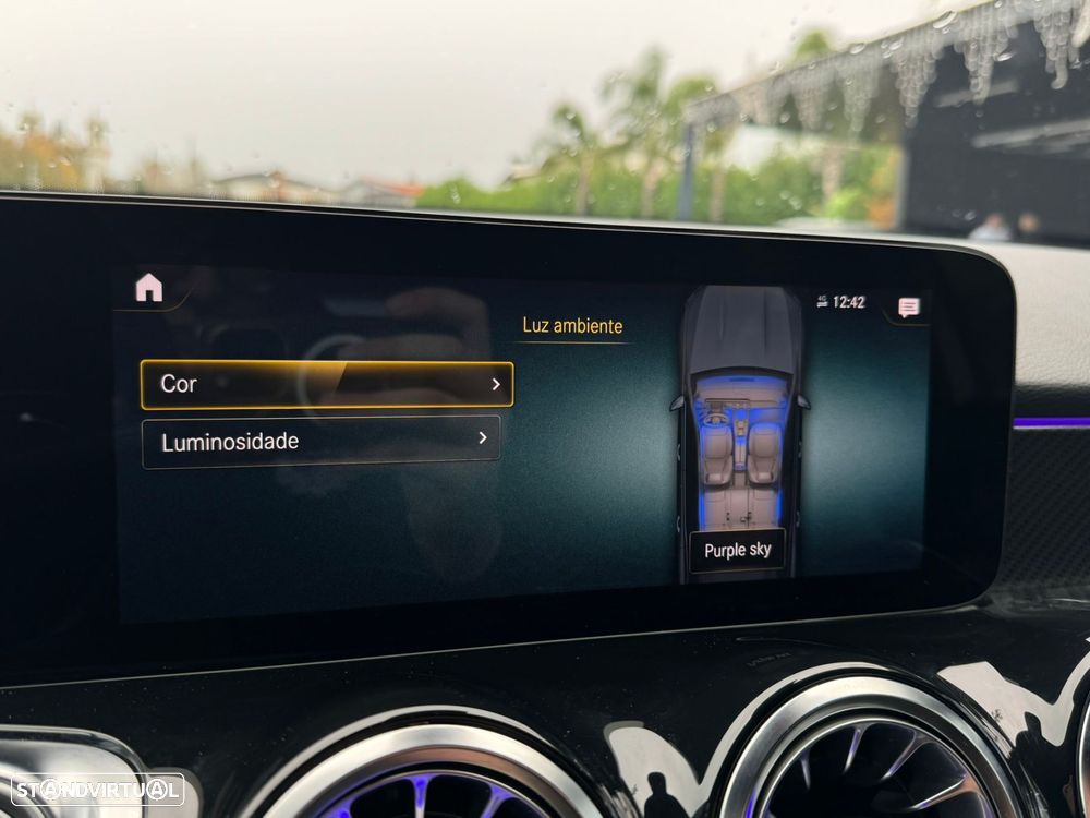 Mercedes-Benz GLB 220 d AMG Line - 38