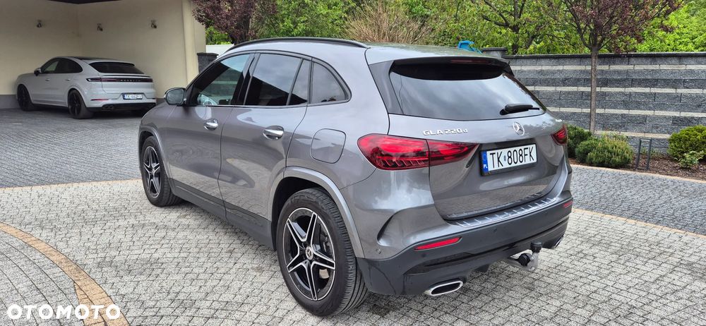 Mercedes-Benz GLA 220 d 4-Matic AMG Line - 8