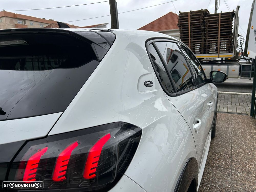 Peugeot e-208 50 kWh GT Pack - 12