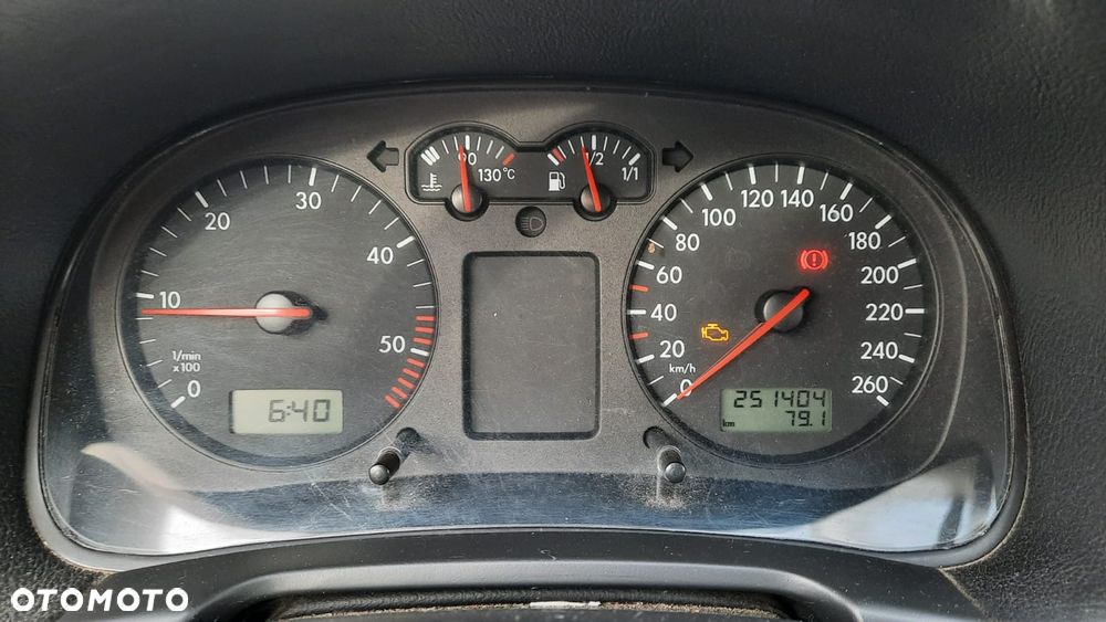 Volkswagen Golf 1.9 TDI Basis - 12